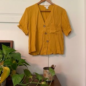 Buttoned short sleeve blouse